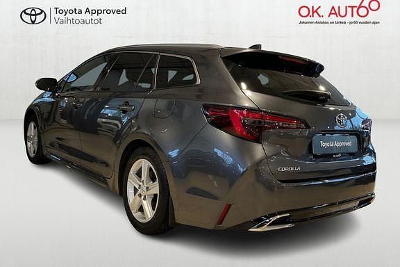 Käytetty Toyota Corolla Edition 140 HP (102 kW) 2023 Harmaa Farmari