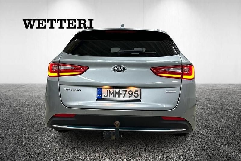 Käytetty Kia Optima Premium 154 HP (113 kW) 2020 Harmaa Farmari