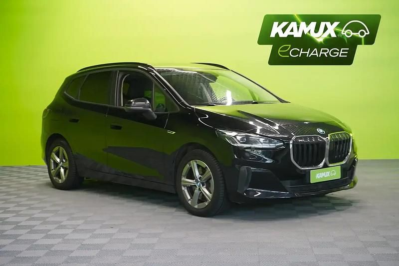 Musta Käytetty 2023 BMW 230 Comfort Edition Tila-auto | 27 890 € (Hyvä tarjous) - Kuva 1/4