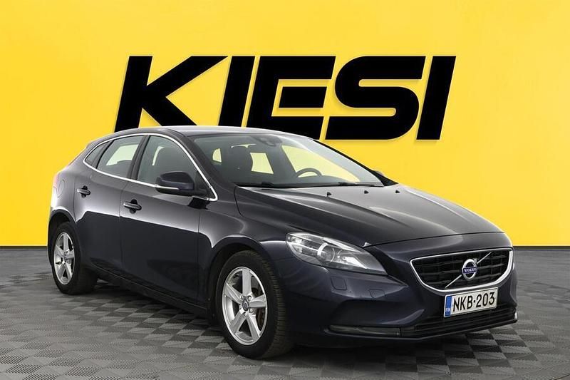Käytetty 2016 Volvo V40 Momentum Viistoperä | 12 790 € (Perustarjous) - Kuva 1/3