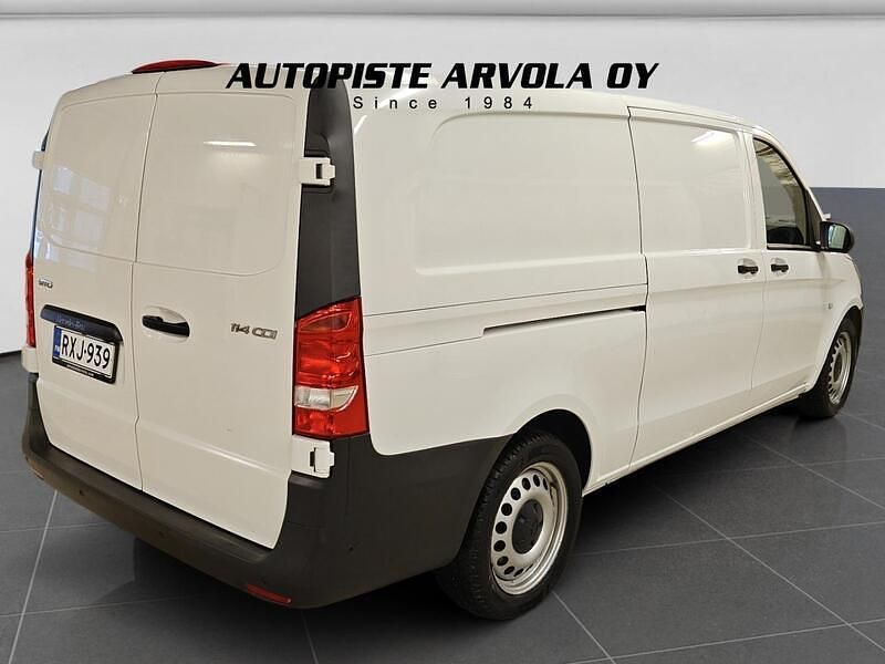 Käytetty Mercedes Vito 136 HP (100 kW) 2021 Van