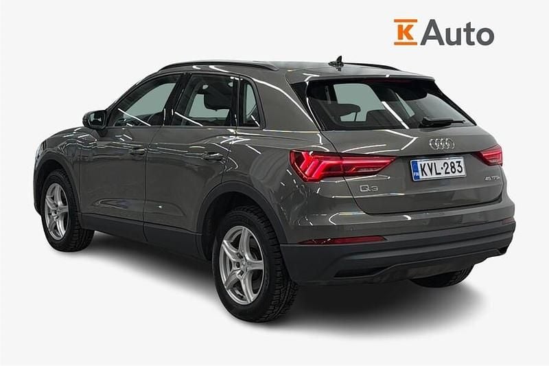 Käytetty Audi Q3 Business 245 HP (180 kW) 2021 Harmaa Katumaasturi