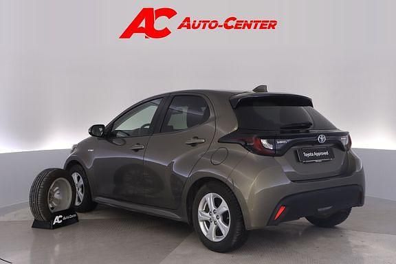 Käytetty Toyota Yaris Active 114 HP (83 kW) 2021 6x1 oxide bronze Viistoperä