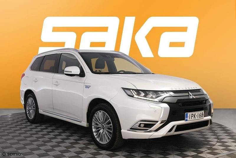 Käytetty 2020 Mitsubishi Outlander P-HEV Instyle Katumaasturi | 21 990 € (Perustarjous) - Kuva 1/3