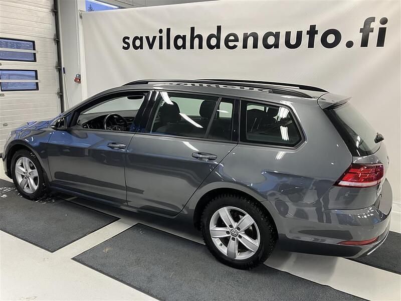 Käytetty VW Golf VII Comfortline 110 HP (80 kW) 2018 Harmaa Farmari