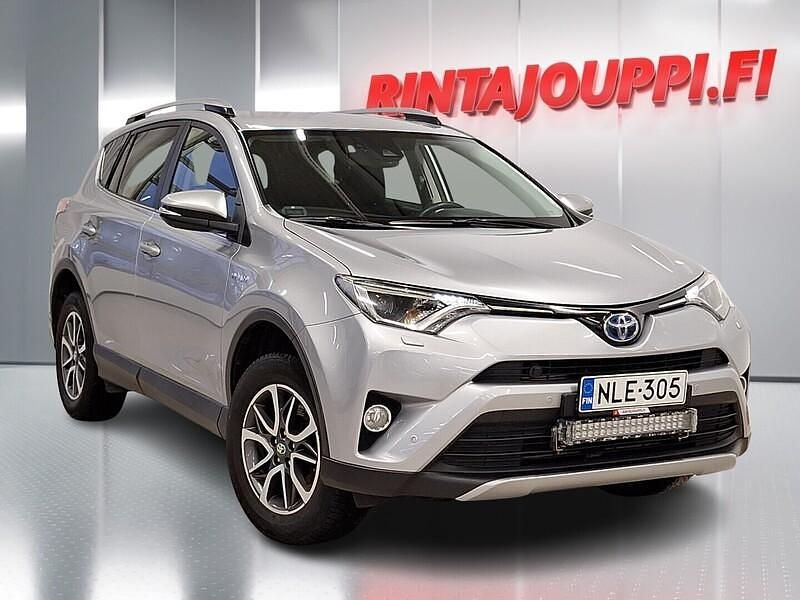 Käytetty Toyota RAV4 Hybrid Active 155 HP (114 kW) 2018 Hopea Katumaasturi