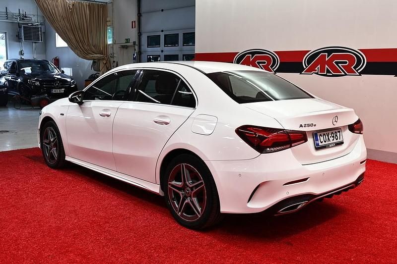 Käytetty Mercedes A250 Business 160 HP (117 kW) 2020 Valkoinen Sedan