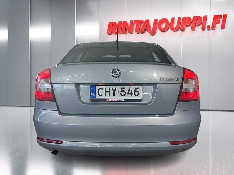 Käytetty Skoda Octavia Elegance 105 HP (77 kW) 2011 Viistoperä