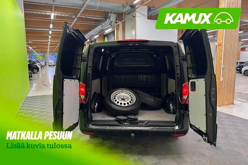 Käytetty Mercedes Vito 163 HP (119 kW) 2022 Musta Van