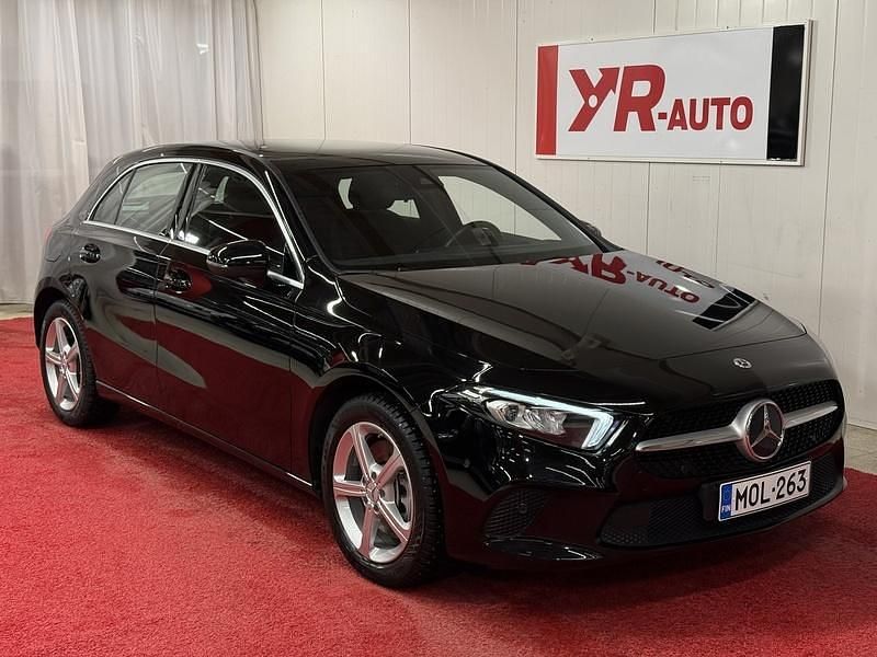 Käytetty Mercedes A250 Business 160 HP (117 kW) 2023 Viistoperä