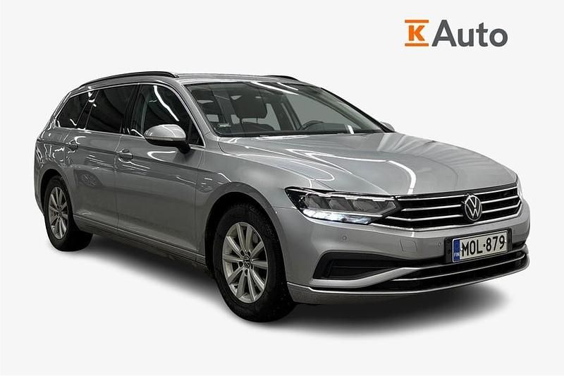 Käytetty VW Passat Comfortline 150 HP (110 kW) 2023 Harmaa Farmari