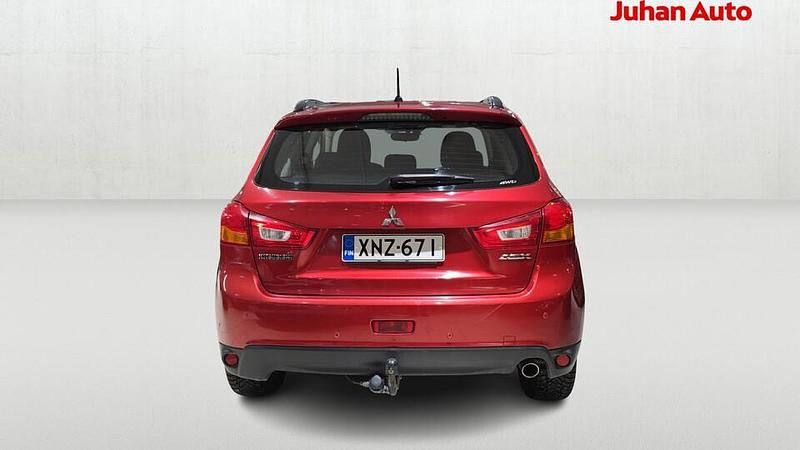 Käytetty Mitsubishi ASX Invite 150 HP (110 kW) 2016 Punainen Katumaasturi