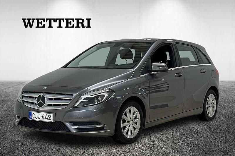 Käytetty Mercedes B180 122 HP (89 kW) 2014 Harmaa Tila-auto