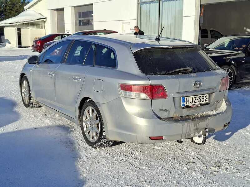 Käytetty Toyota Avensis Sol 150 HP (110 kW) 2009 Hopea Farmari