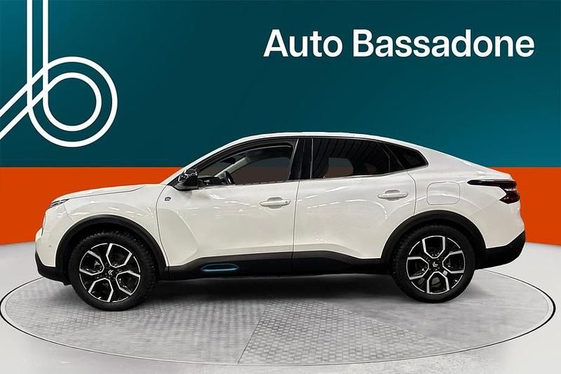 Käytetty Citroën e-C4 114 kW (156 HP) 2023 Sedan