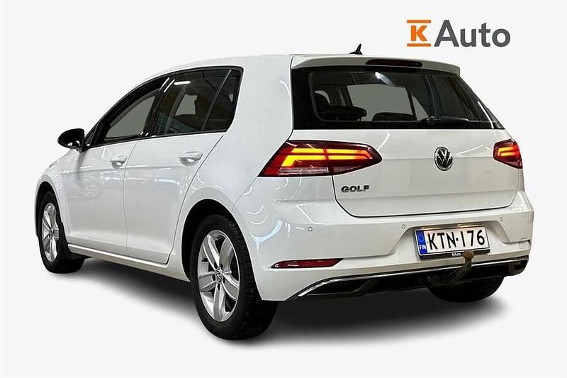Käytetty VW Golf VII Comfortline 116 HP (85 kW) 2019 Valkoinen Viistoperä