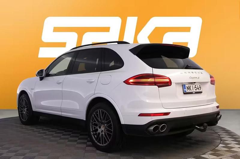 Käytetty Porsche Cayenne Platinum Edition 2016 Katumaasturi