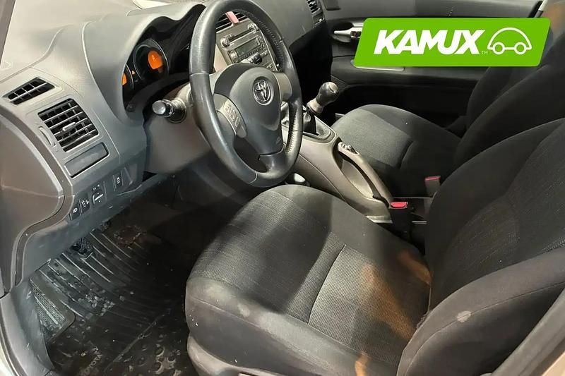 Käytetty Toyota Auris Sol 169 HP (124 kW) 2008 Hopea / harmaa Sedan