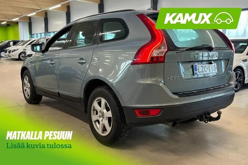 Käytetty Volvo XC60 Drive Kinetic 163 HP (119 kW) 2011 Sininen Katumaasturi