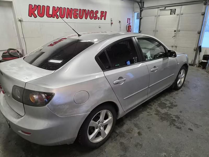 Käytetty Mazda 3 105 HP (77 kW) 2006 Sedan