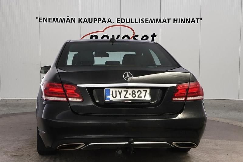 Käytetty Mercedes E200 Business 136 HP (100 kW) 2015 Musta Sedan