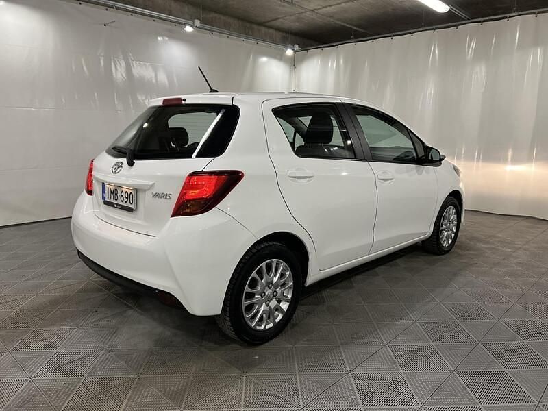 Käytetty Toyota Yaris Active 99 HP (72 kW) 2015 Viistoperä