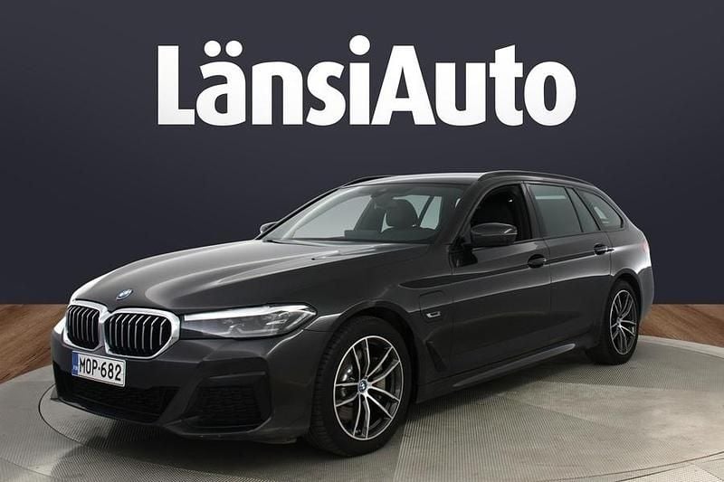 Käytetty BMW 530e M Sport 292 HP (214 kW) 2023 Harmaa Farmari