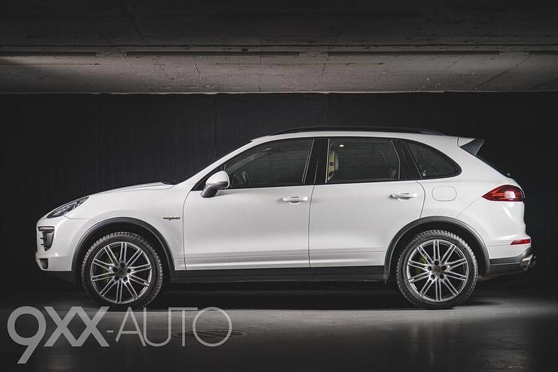 Käytetty Porsche Cayenne S E-Hybrid 333 HP (244 kW) 2015 Katumaasturi