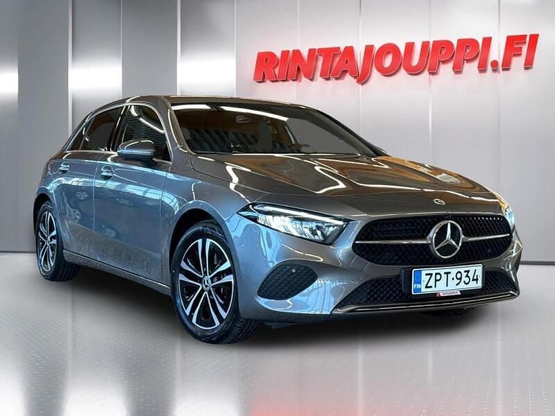 Harmaa Käytetty 2024 Mercedes A250 Viistoperä | 29 800 € (Perustarjous) - Kuva 1/3