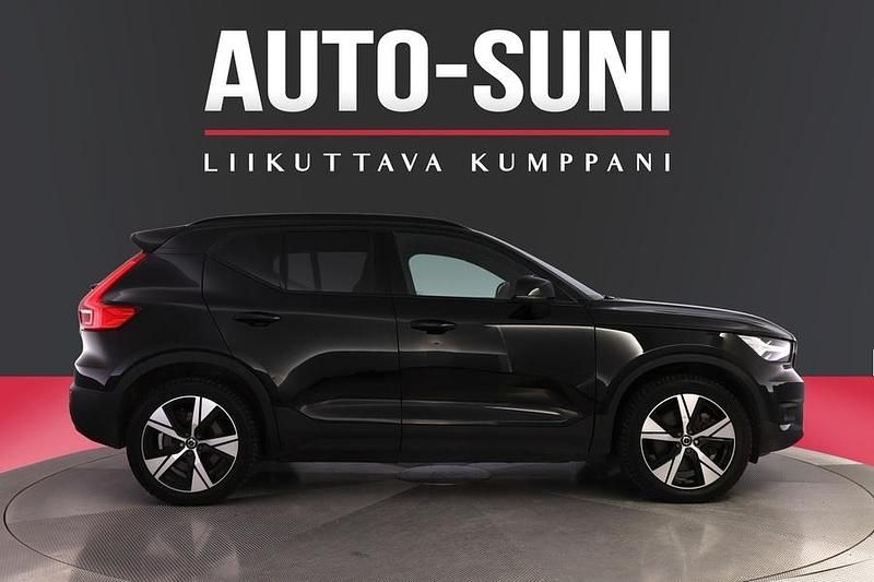 Käytetty Volvo XC40 R-Design 300 kW (408 HP) 2020 Musta Katumaasturi