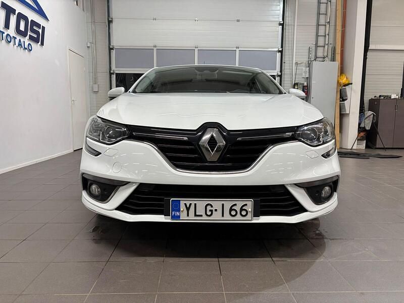 Käytetty Renault Mégane IV Zen 140 HP (102 kW) 2019 Valkoinen Viistoperä