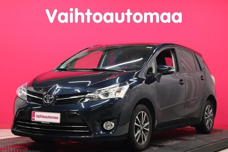 Käytetty Toyota Verso Life 147 HP (108 kW) 2013 Tila-auto