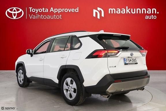 Käytetty Toyota RAV4 Edition 176 HP (129 kW) 2022 Valkoinen Katumaasturi