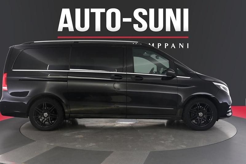 Käytetty Mercedes V300 AMG 239 HP (175 kW) 2020 Musta Tila-auto