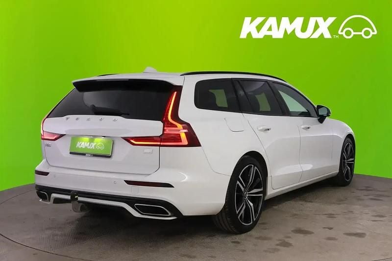 Käytetty Volvo V60 R-Design 455 HP (334 kW) 2022 Valkoinen Farmari
