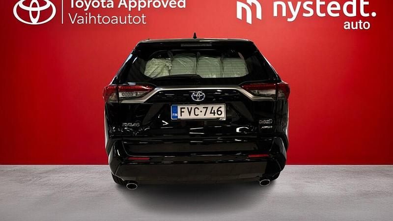 Käytetty Toyota RAV4 Hybrid Active 306 HP (225 kW) 2023 Musta Katumaasturi