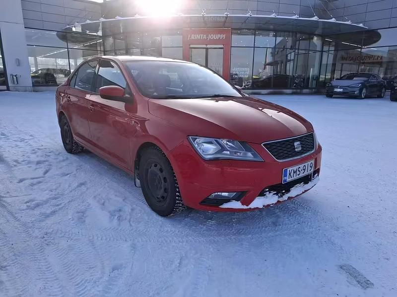 Käytetty Seat Toledo Reference 86 HP (63 kW) 2014 Punainen Viistoperä