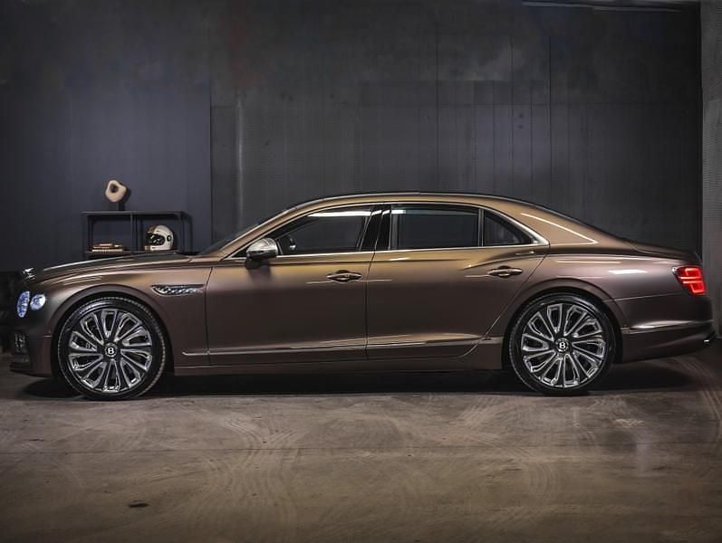 Käytetty Bentley Flying Spur Mulliner 2024 Sedan