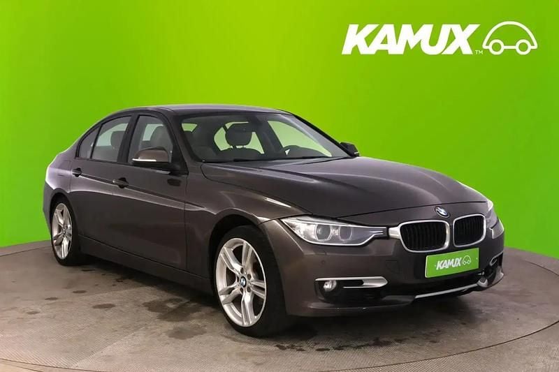 Ruskea Käytetty 2012 BMW 320 Sedan | 7 900 € (Supertarjous) - Kuva 1/4