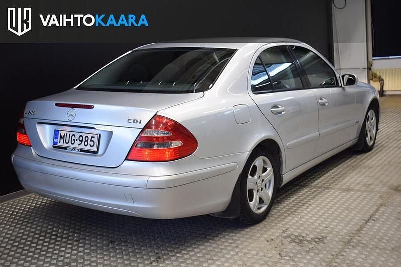 Käytetty Mercedes E200 122 HP (89 kW) 2006 Sedan