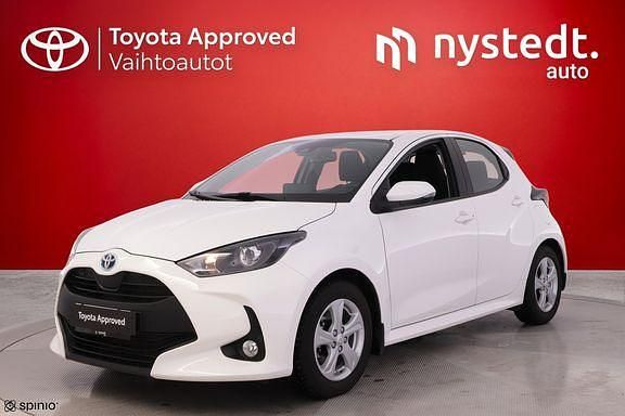 Käytetty Toyota Yaris Active 114 HP (83 kW) 2022 Valkoinen Viistoperä