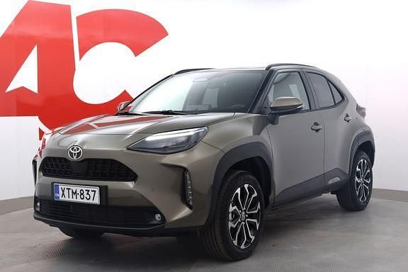 Ruskea (beige) Käytetty 2025 Toyota Yaris Cross Katumaasturi | 30 990 € (Perustarjous) - Kuva 1/4
