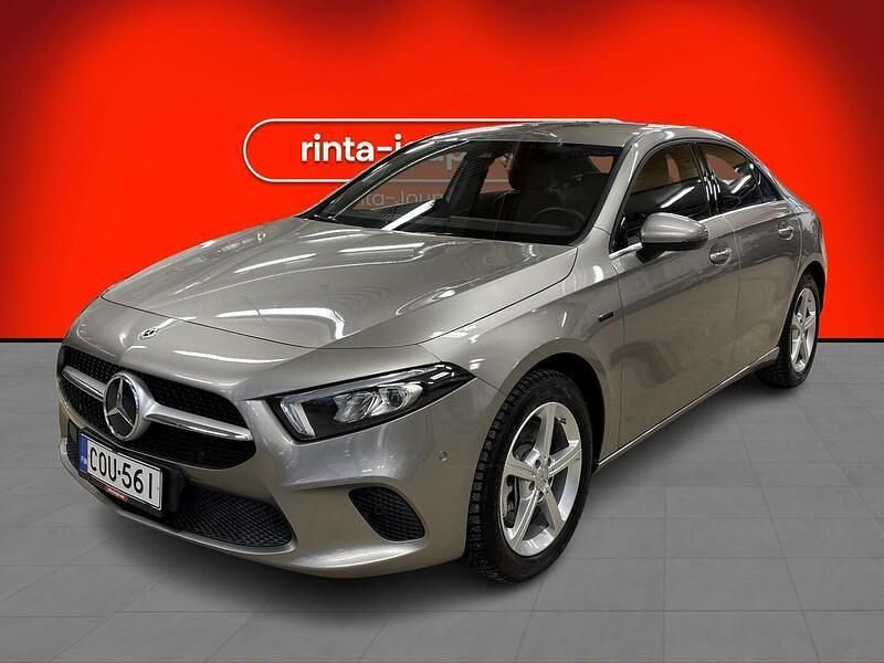 Harmaa Käytetty 2020 Mercedes A250 Business Sedan | 28 480 € (Perustarjous) - Kuva 1/3
