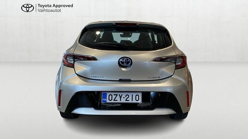 Käytetty Toyota Corolla Active 122 HP (89 kW) 2019 Harmaa Viistoperä