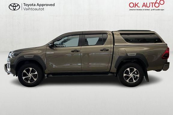 Käytetty Toyota HiLux 204 HP (150 kW) 2023 6x1 oxide bronze Nouto