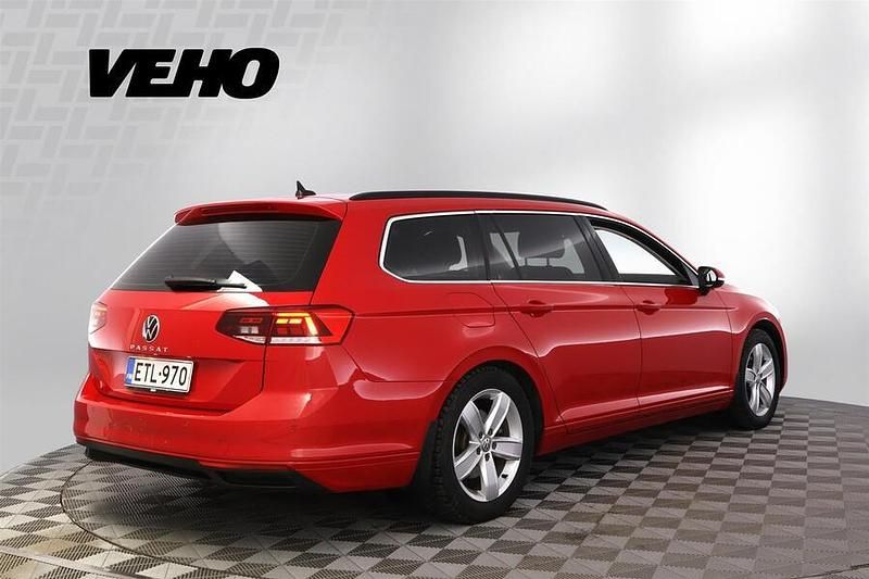 Käytetty VW Passat 150 HP (110 kW) 2021 Punainen Farmari
