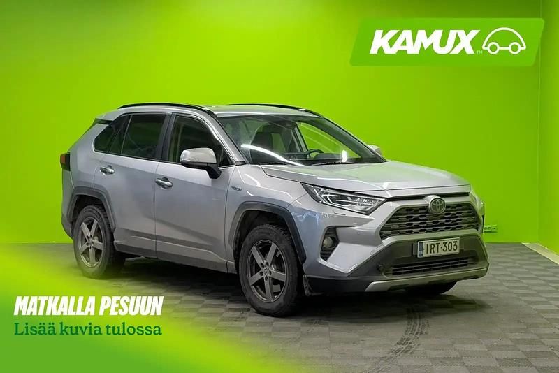 Käytetty Toyota RAV4 Hybrid Premium 178 HP (130 kW) 2021 Hopea / harmaa Katumaasturi