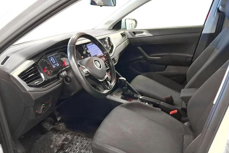 Käytetty VW Polo Comfortline 95 HP (69 kW) 2018 Valkoinen Viistoperä
