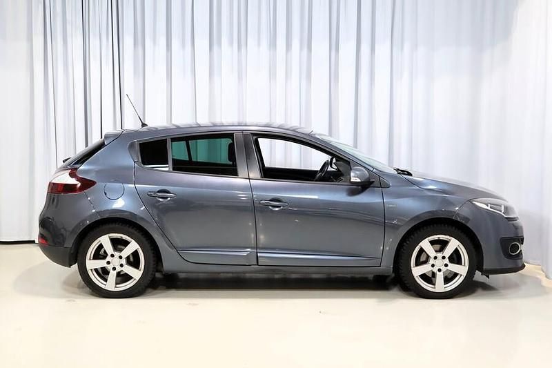 Käytetty Renault Mégane III LIMITED 116 HP (85 kW) 2015 Harmaa Viistoperä