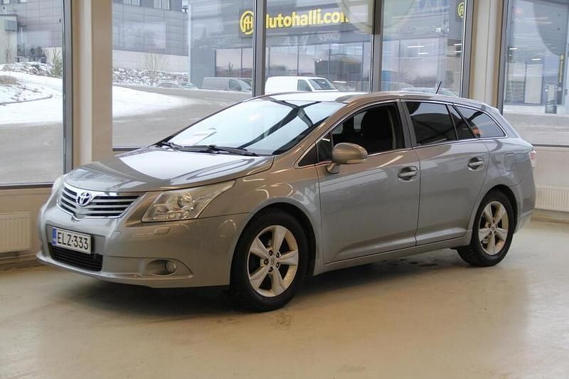Käytetty Toyota Avensis Edition 132 HP (97 kW) 2011 Harmaa Farmari